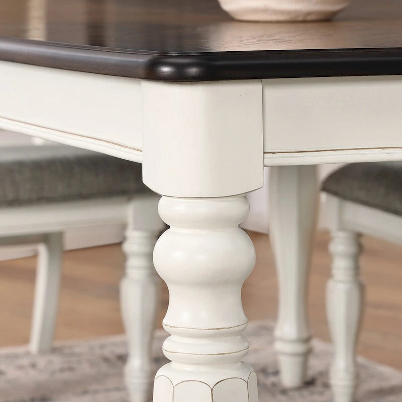 Table de salle à manger de style campagnard français, finition blanc antique et chêne vieilli