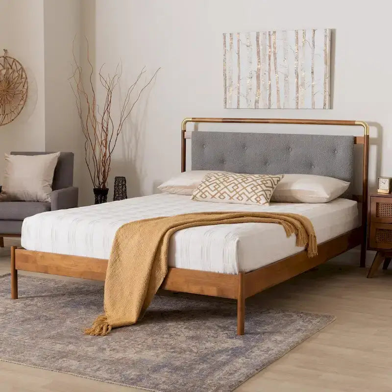 Lit Plateforme Queen en Tissu Bouclé Gris Clair et Bois de Noyer Marron Style Mid-Century
